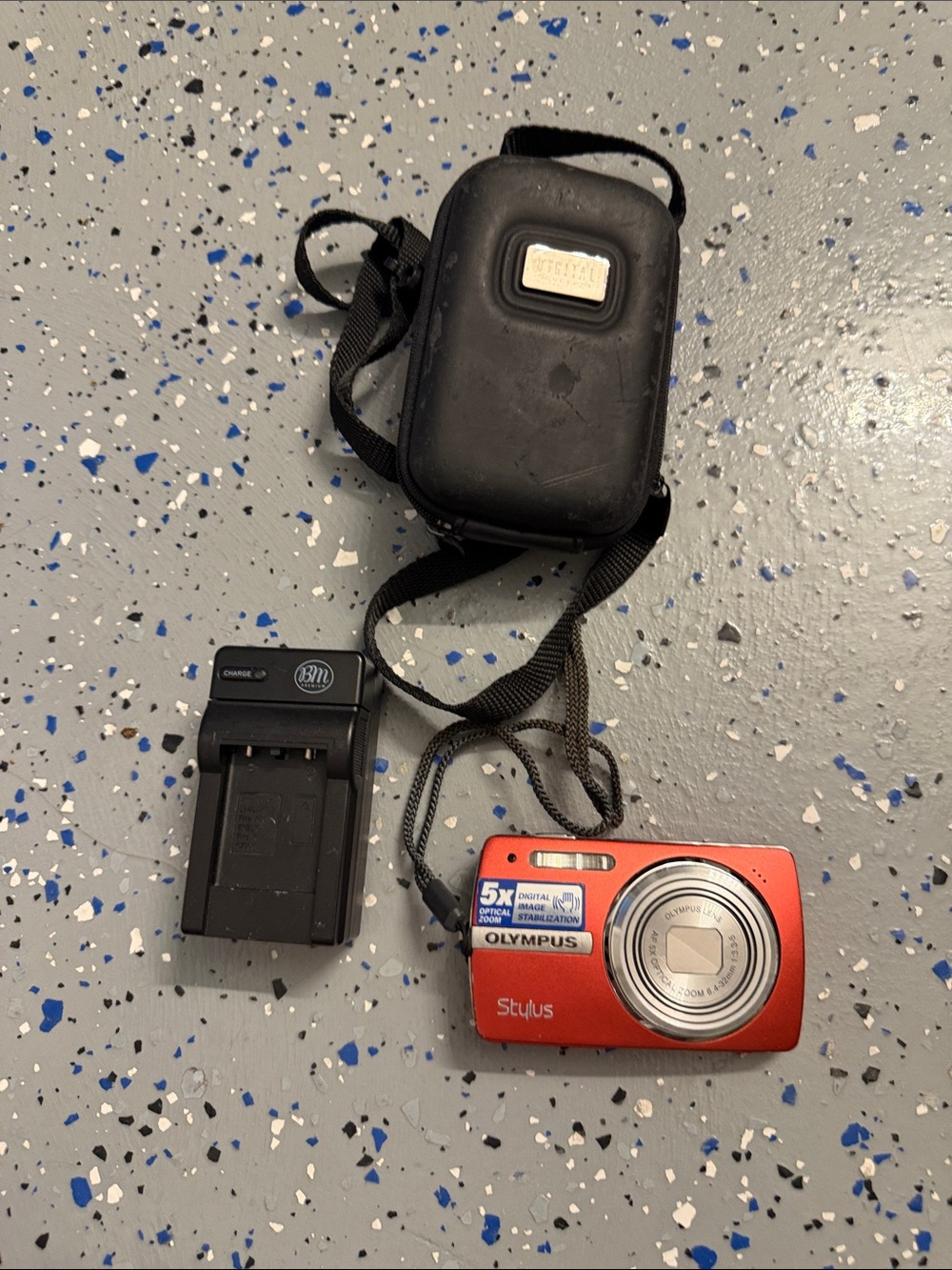 Olympus Stylus Compact Digital Camera in Red with Case and Charger